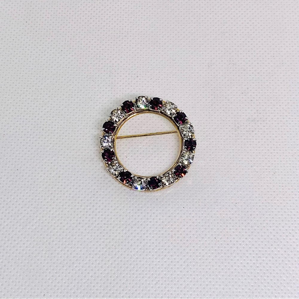 Gold-Tone Circle Brooch in Deep Purple & Clear